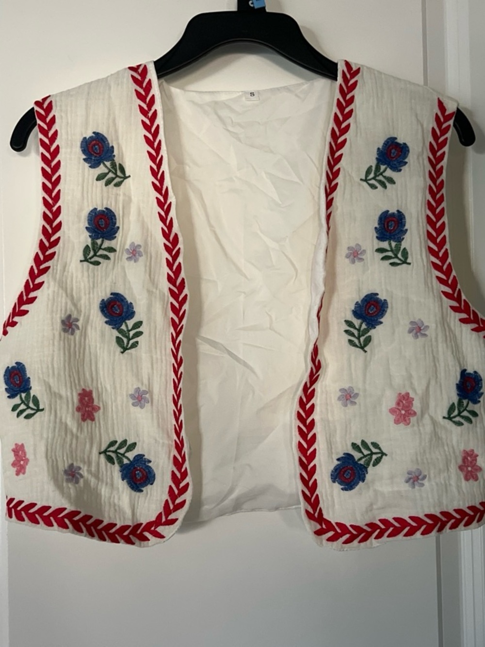 Embroidered Floral Cotton Vest in White and Red Trim